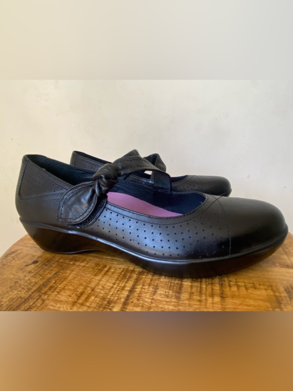 Dansko Black Leather Mary Jane Comfort Shoes Velcro Closure Sz EU 39 Preowned